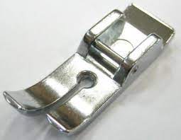 Лапка узкая для прямой строчки с центральным положением иглы