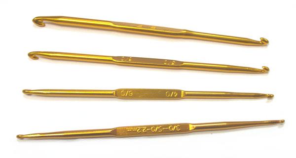 Крючок для вязания металлический двухсторонний позолоченный 132 мм., № 1/2, 12 шт.