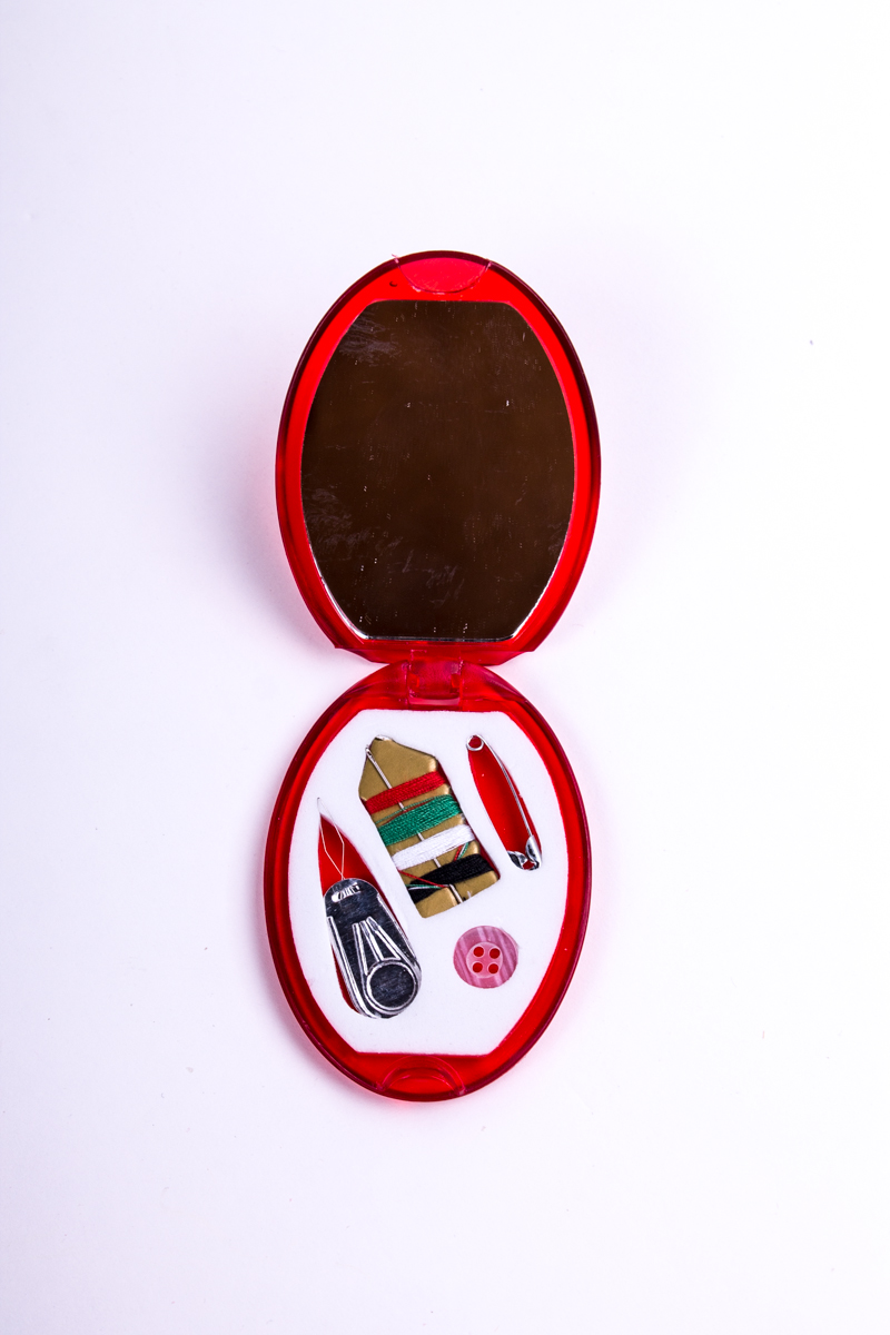 Набор дорожный красный с зеркальцем