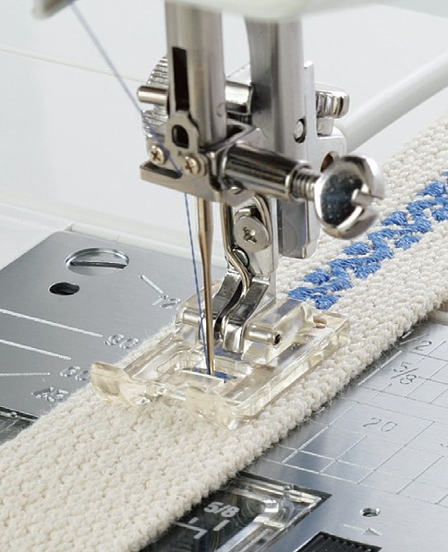 Лапка для атласных строчек