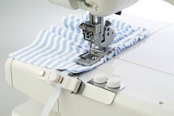 Приспособление для пришивания узкой резинки 795-816-105