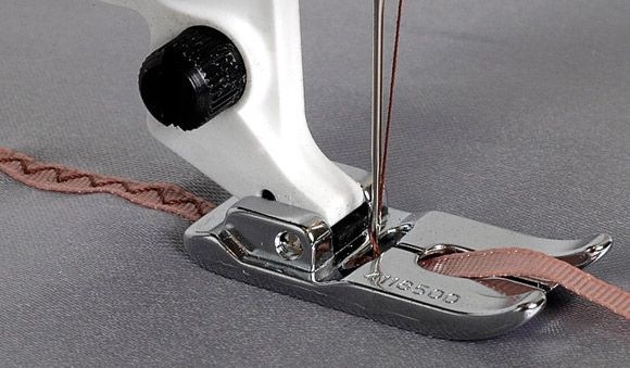 Лапка для пришивания шнура https://www.sewing-world.ru/products/4129898-45.html